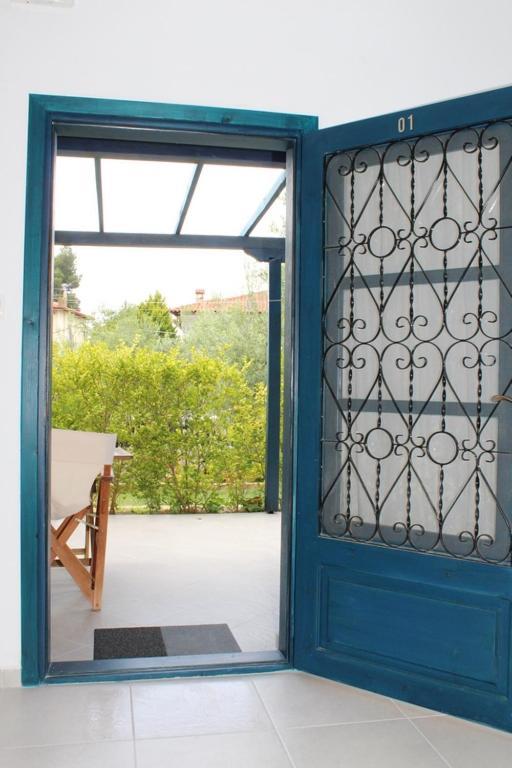 Olive House Apartment Елия Екстериор снимка
